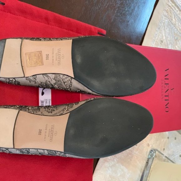 Valentino Garavani Black Lace Flats/Loafers - NWT - Picture 4 of 9